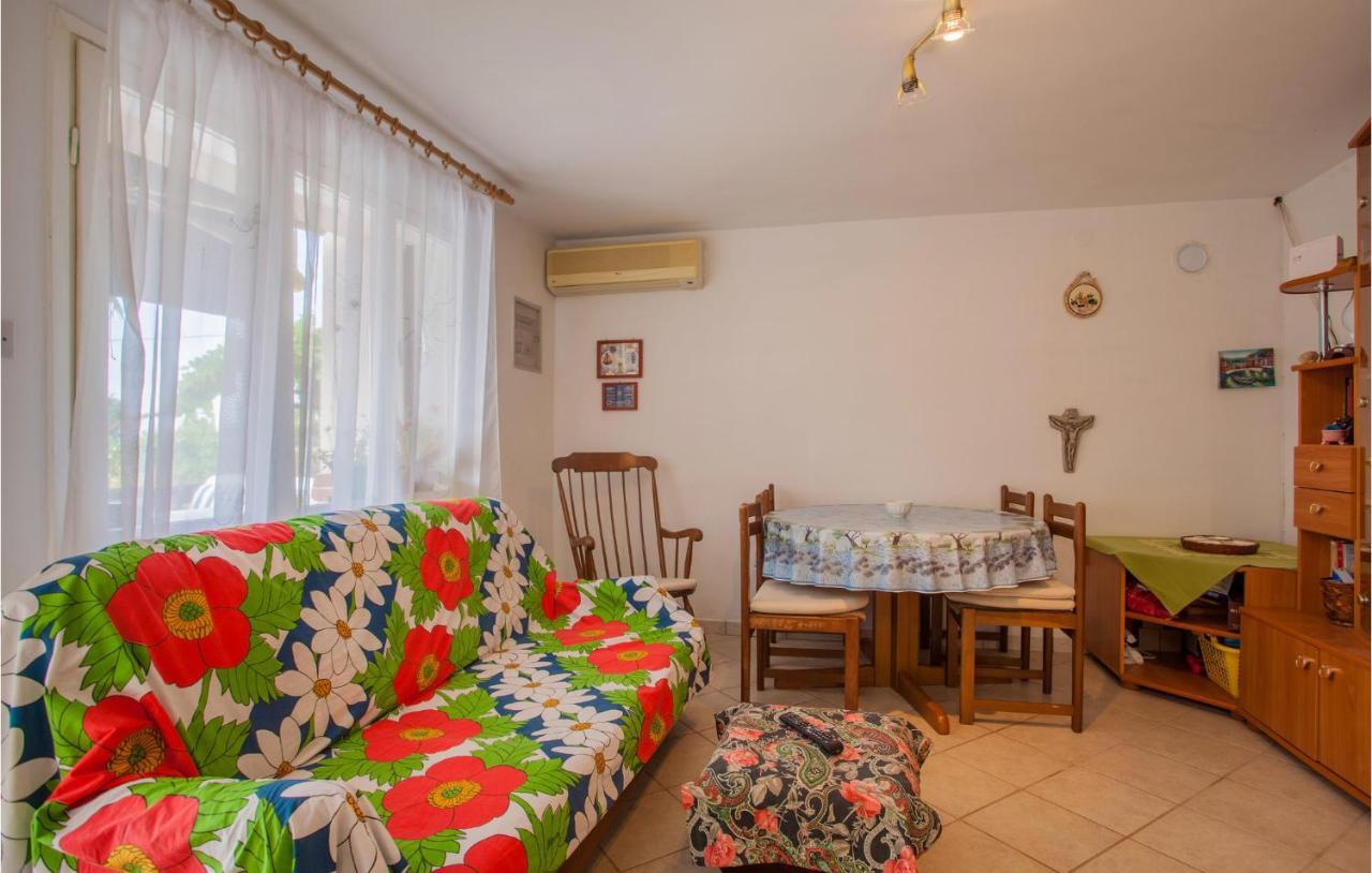Gorgeous In With Kitchen