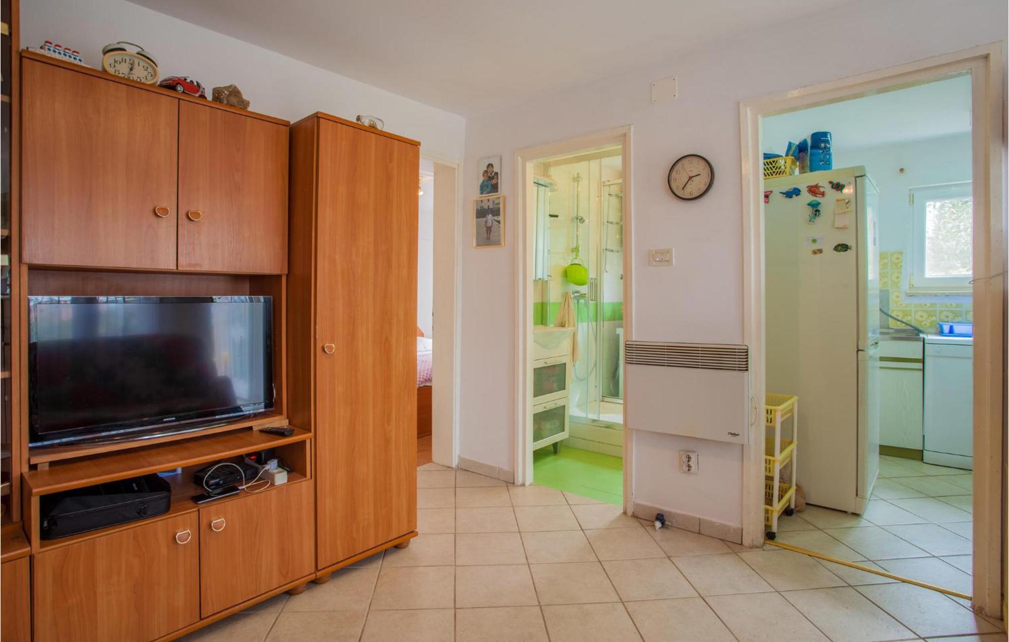 Apartment Gorgeous In With Kitchen